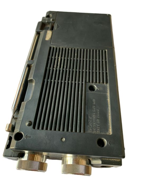 (USED)%20Soony%20Radio%20ICF-J1%20made%20in%20Japan%20(original)%20-%20Image%203