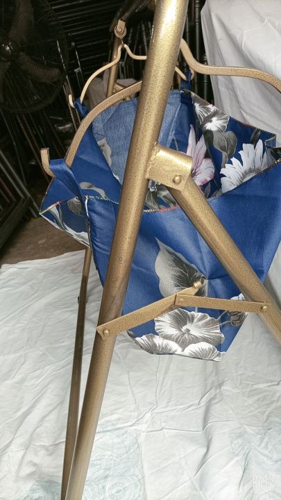 Color%20Coated%20Small%20Bearing%20Folding%20Baby%20Cradle%20with%20Free%20Sleeping%20Cloth%20-%20Image%205