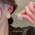 ES S Needle Mid-Ancient Pleated Flower Pearl Hearth-Shaped Earrings Retro Elegant High-Grade Ear Studs Niche Earrings Popular On Web Women. 