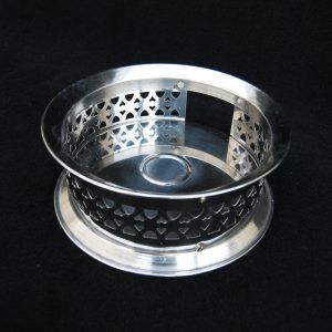 Serving%20Stand%20%E2%80%93%20Stylish%20Stainless-Steel%20Stand%20for%20Handi%20&%20Karahi%20%E2%80%93%20Small%20Size%20%E2%80%93%20Classic%20Design%20for%20Shahi%20Handi%20&%20Traditional%20Cookware%20-%20Image%208