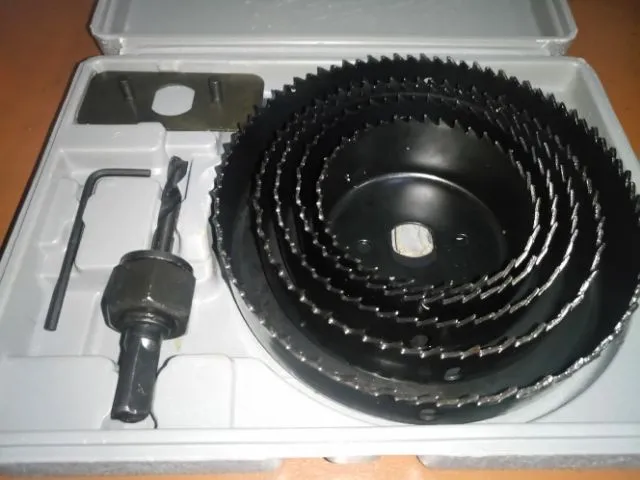 8%20Pcs%20Hole%20Saw%20Kit%20with%20Carrying%20Case%20-%20Drill%20Bit%20Kit%20Set%20-%20Image%205