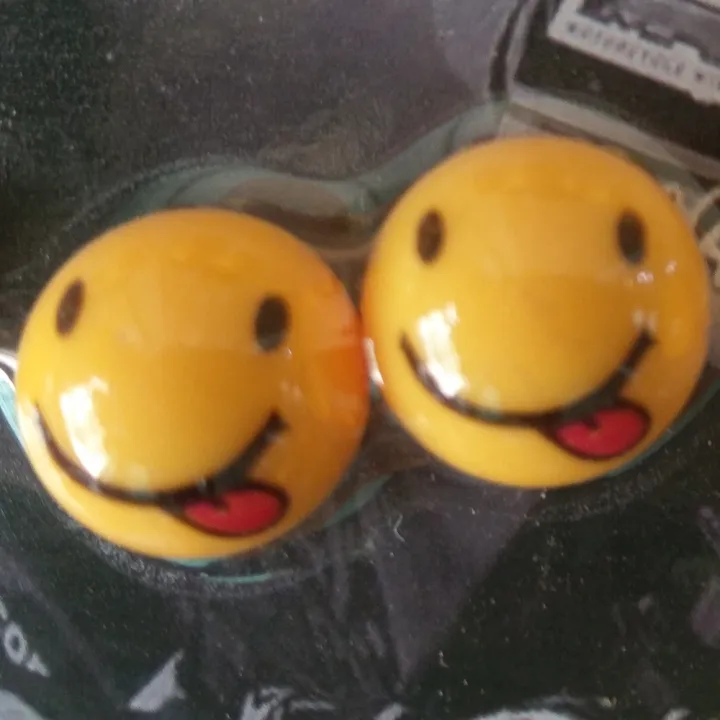 Motorcycle%20Bike%20Tire%20Valve%20Cap%20Cover%20Smiley%20Style%204%20Universal%20Valve%20Size%20Bot%20Covers%202%20Pcs%20-%20Image%202