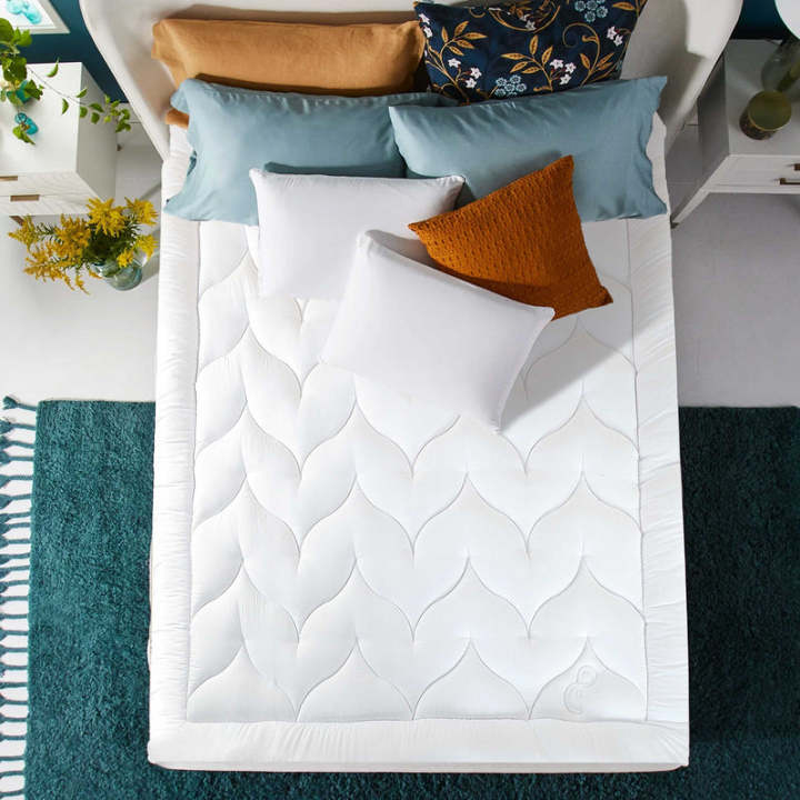 Leafy%20Cloud%20Quilted%20Ultra%20Soft%20Mattress%20Topper%20-%20Image%202