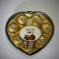 Ferry Rose Crunchy Chocolate Balls T 8 Pieces Plastic Heart Gift Box. 