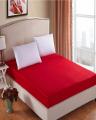 Red fitted bed lining king size 180*200 cm. 