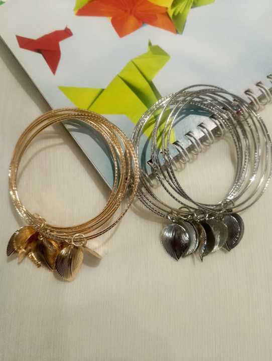 Luxury%20Metal%20Bangles%20Set%20with%20Tussles%20Twisted%20Designated%20%E2%80%93%20Gold,%20Rose%20Gold,%20Silver%20&%20Black%20Plated%20%7C%20Elegant%20&%20Durable%20Bracelets%20for%20Casual%20&%20Party%20Wear%20-%20Image%205