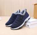 Winter Old Beijing Leather Waterproof Mother Plush Thickened Walking Non slip and Warm Women's Cotton Shoes. 