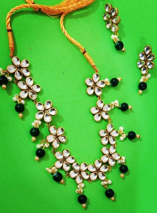 Customized%20fashionable%20handmade%20kundan%20jewlery%20set%20-%20Image%204