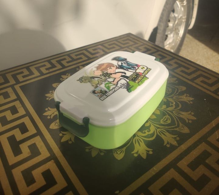 Lunch%20Box%20for%20school%20Kids%20Tiffin%20Box%20For%20School%20boys%20and%20girls%20Lunch%20Box%20with%20portions%20and%20spoon%20-%20Image%206