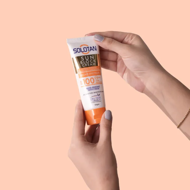Solotan%20SPF%20100%20Sunscreen%20%7C%20Ultra%20high%20protection%20broad%20spectrum%20sunblock%20lightweight%20oil%20free%20%7C%20Original%20-%20Image%204