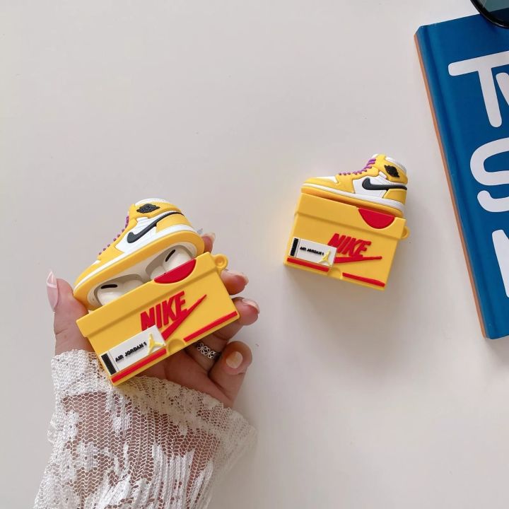 Sneaker%20Airpod%20Pro%20and%20Pro%202%20Case%20Cover%20Silicone%20Airpod%20Pro%20Case%203D%20Protective%20Case%20Cool%20Shoe%20Case%20with%20Keyring%20-%20Image%207