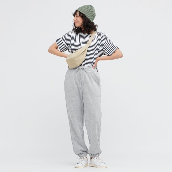 Dumpling%20Bag%20Nylon%20Crossbody%20Bag%20Uniqlo%20Unisex%20Fashion%20Messenger%20Bag%20Waterproof%20Shoulder%20Bag%20with%20Adjustable%20Strap%20-%20Image%204