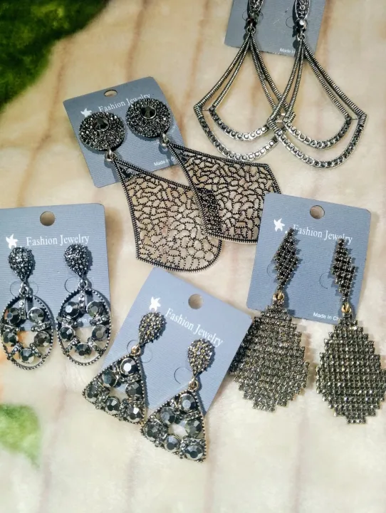 Premium%20Quality%20Elegant%20Antique%20Metallic%20Stylish%20Earrings%20%E2%80%93%20Stylish%20&%20Lightweight%20Fashion%20Jewelry%20-%20Image%202
