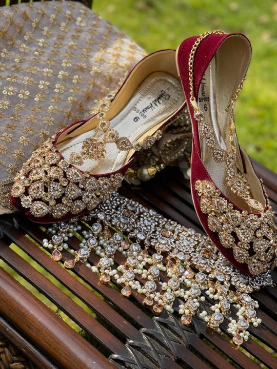Fancy%20Khussa%20For%20Bridle%20Full%20Embroidery%20Shoes%20For%20Girls%20And%20Women%20-%20Image%203