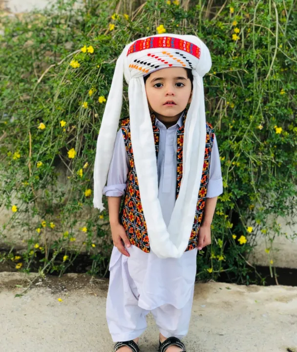 Balochi%20dress%20up%20for%20children%20balochi%20dress%20up%20included%203%20item%20balochi%20pagri%20balochi%20wastkot%20and%20balochi%20sandel%20for%20child%20-%20Image%202