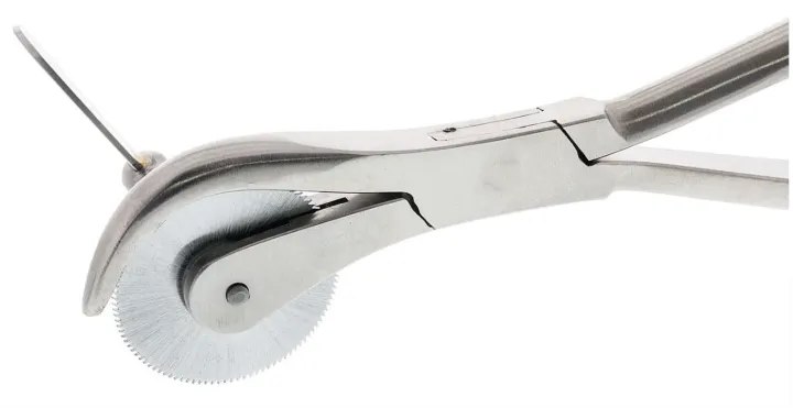 Large%20Ring%20Cutting%20Plier%20%E2%80%93%20Heavy%20Duty%20Ring%20Cutter%20Tool%20for%20Medical%20&%20Jewelry%20Use%20Oversized%20Ring%20Cutter%20Pliers%20%E2%80%93%20Precision%20Tool%20for%20Removing%20Metal%20Rings%20Safely%20-%20Image%204