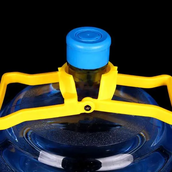 19%20ltrs%20Water%20Bottle%20Handle%20Lifter%20-%20Easy%20Lifting%2019%20liter%20Water%20Bottle%20-%20Color%20Yellow%20and%20Blue%20-%20Image%205
