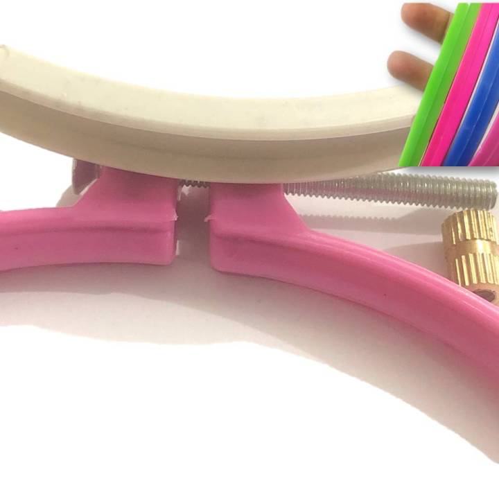 Plastic%20Embroidery%20Frames%20Set%20of%204%20Hoops%20-%20Image%203