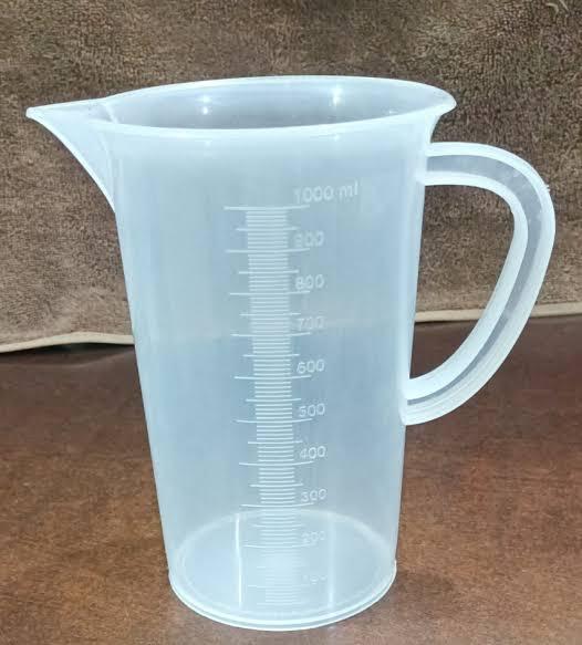 1L%20Plastic%20Graduated%20Beakers%20with%20Handles,%20Measuring%20Beaker%201000ml%20Plastic%20Measuring%20Cup%20-%20Image%204