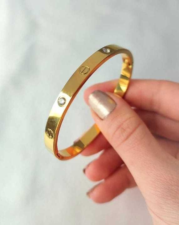 TEC%20Golden%20Karra%20Rhinestone%20GK-022,%20Premium%20Quality%20/%20Beautiful%20Shiny%20Elegant%20color%20/%20Bangle%20for%20Girls%20and%20Women,%20Fashion%20Jewelry,%20Stainless%20Steel,%20Arm%20Bangles.%20-%20Image%205