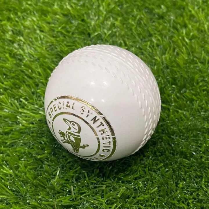 Practice%20Cricket%20Hard%20Ball%20(Synthetic)%20-%20Image%204
