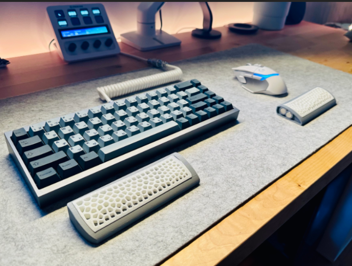 Wrist%20Rest%20-%20Image%202