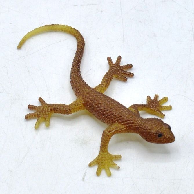 Realistic%20Soft%20Rubber%20Lizard%20Toys%20%E2%80%93%20Lifelike%20&%20Fun%20for%20Kids%20-%20Image%202