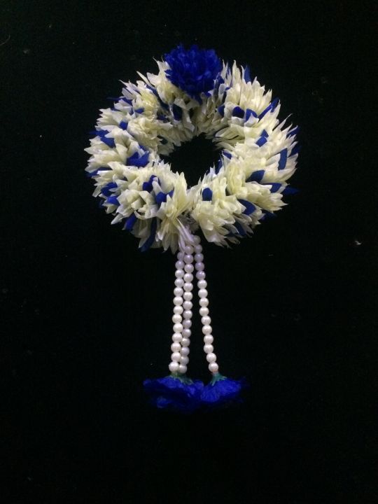 Artificial%20Hand%20Gajra%20/%20Bangles%20/%20kangan%20Dark%20Blue%20&%20offwhite%20colour%20with%20latkon.%20-%20Image%203