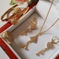 Set gold plated with braslat for her new style Famous Design 5512. 