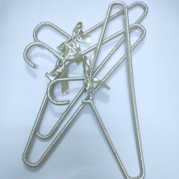Pack%20of%206%20fancy%20hangers%20/%20hangers%20for%20bridal%20dresses%20/%20durable%20high%20quality%20hangers%20/%20unique%20hangers%20/%20handmade%20hangers%20/%20hangers%20for%20wedding%20-%20Image%204
