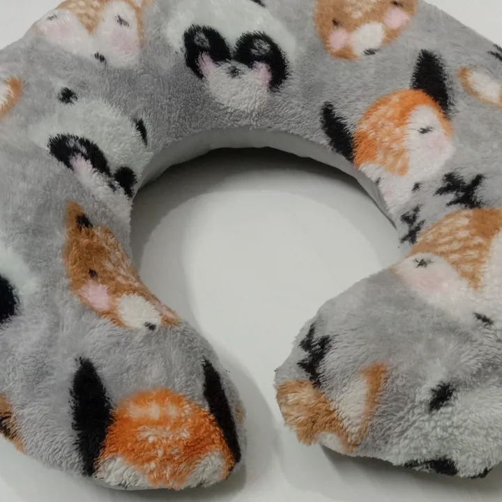 Neck%20Pillow%20for%20Travel%20U%20Shape%20Filled%20With%20Microfiber%20For%20Girls%20and%20Boys%20Neck%20Relaxation%20-%20Image%202