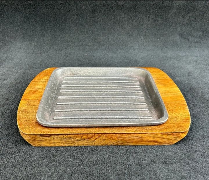 BBQ Serving Sizzling Tray Square Shape Grill cost Iron with wood base