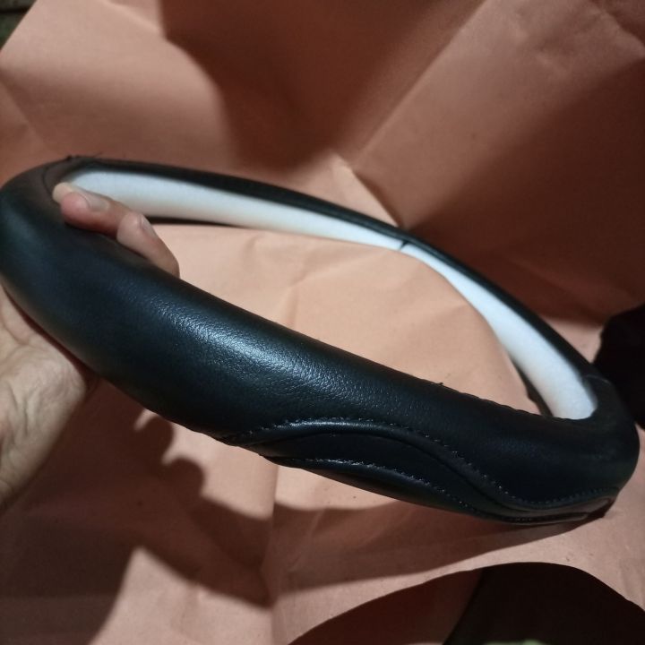 Universal%20Car%20Steering%20Cover%20For%20Any%20Car%20-%20Image%203