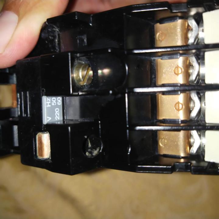 Siemens 22E Contactor 3TH8022-0A 220V Coil breaker magnetic