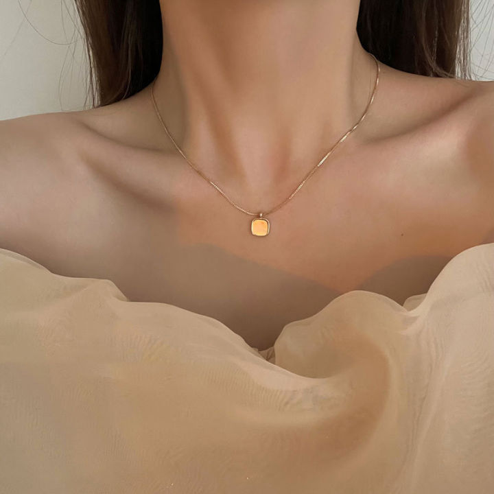 necklace for girls Light luxury, niche square shell necklace, women's summer design, versatile, simple clavicle chain, ins, cold style accessories