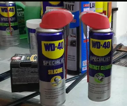 WD40%20Contact%20Cleaner%20Spray%20Economy%20Pack%20-%20250ml%20%7C%20Multi-Purpose%20Electronic%20Cleaner%20%7C%20Made%20in%20UK%20-%20Image%204