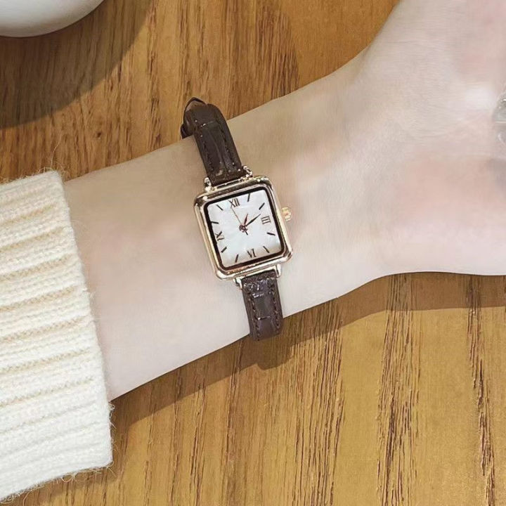 Square%20Simple%20Retro%20Student%20Belt%20Ladies%20Quartz%20Watch%20-%20Image%203
