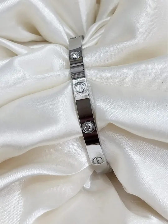 Stainless%20Steel%20Bracelet%20For%20Women%20Girls%20Bracelet%20Modern%20Look%20Jewelry%20Gifts%20-%20Image%204