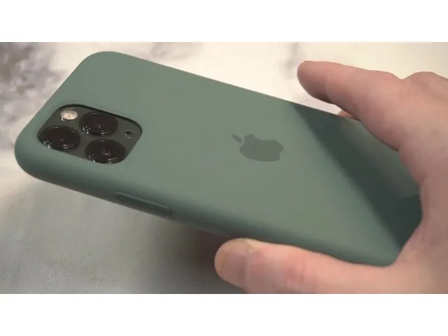 Iphone%2011%20Pro%20Official%20Soft%20Silicon%20Case%20-%20Official%20Case%20-%20Image%2010