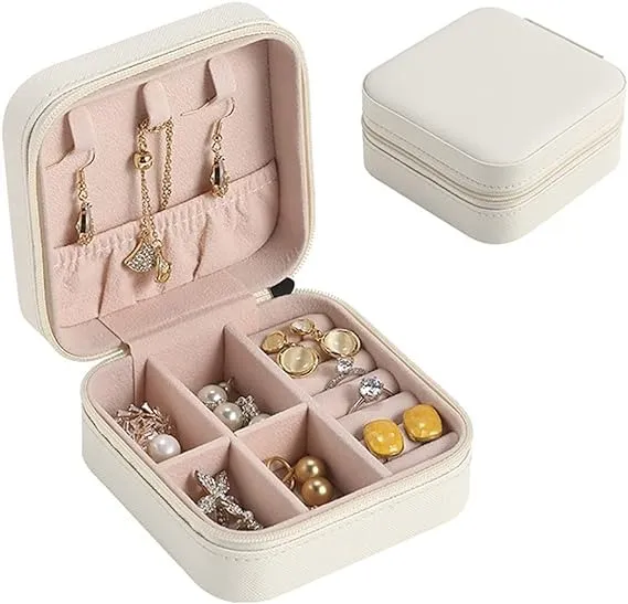 Leather%20Travel%20Jewelry%20Organizer%20Box%20for%20Women%20%E2%80%93%20Portable%20Storage%20Case%20for%20Hair%20Accessories%20&%20Rings%20%E2%80%93%20Classic%20Style%20%E2%80%93%20All%20Season%20-%20Image%2010