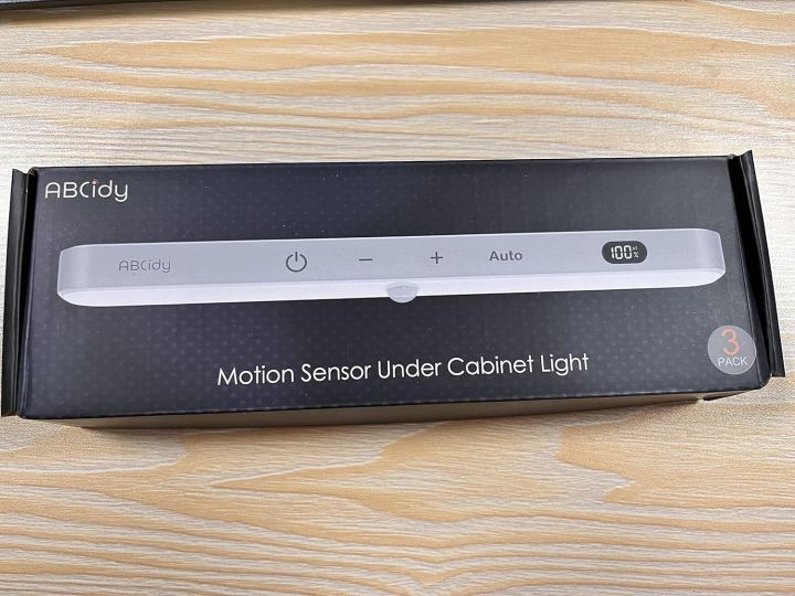 ABCidy%20Cabinet%20Lighting,%2060%20LED%20Motion%20Sensor,%20Pack%20of%203%20Under-Unit%20Lights,%20Kitchen%20Rechargeable,%20Battery%20Level%20Display,%206000%20K%20Cabinet%20Light%20for%20Wardrobe,%20Stairs,%20Cupboard,%20Kitchen,%20Bedroom%20%5BEnergy%20Class%20E%5D%20-%20Image%202