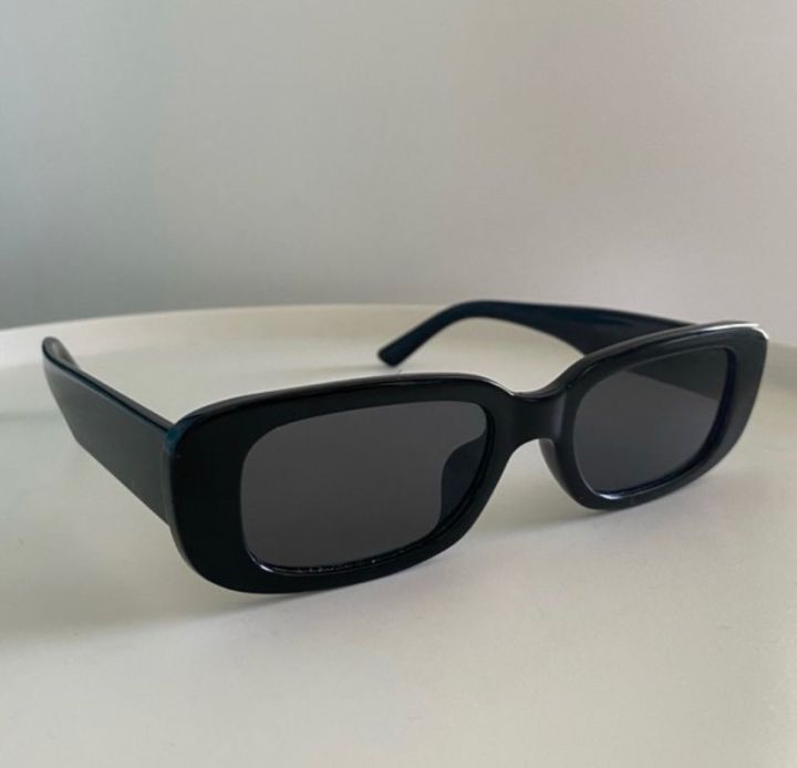 Latest%20New%20Design%20Black%20lens%20White%20Frame%20Sunglasses%20for%20Men%20&%20Women%20-%20Image%202