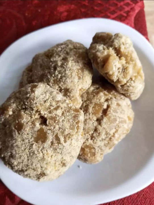 Peshawari Gurr Pure Desi Jaggery 1Kg Freshly Processed in Hygienic Environment
