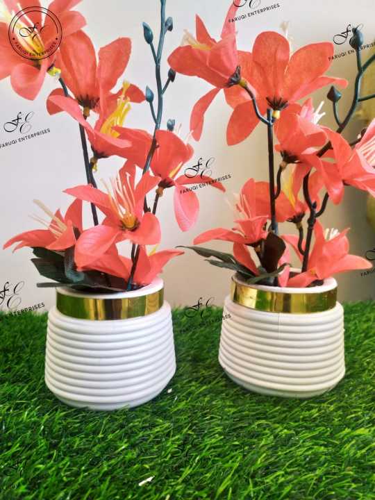 Artificial%20Flower%20Pots%20Set%20of%202%20-%20Golden%20&%20White%20Elegant%20Small%20Table%20Vase,%20Decorative%20Flowers%20&%20Leaves%20for%20Home%20and%20Office%20Decoration,%2010%20Inches%20-%20Image%209