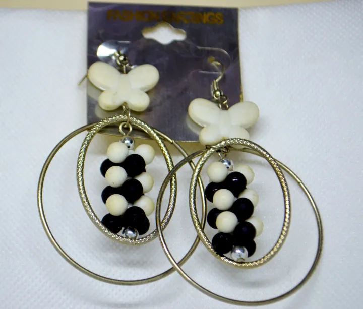 Fashion%20Imported%20Jewellery%20Silver%20Color%20Black%20and%20White%20Beads%20Butterfly%20Shape%20Drop%20Earrings%20for%20Girls%20Women%20-%20RC-IMP-ER-227%20-%20Image%203