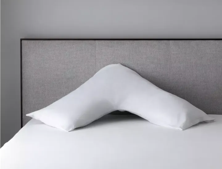 Argos%20Home%20Orthopaedic%20V%20Shape%20Firm%20Support%20Pillow%20-%20Image%203