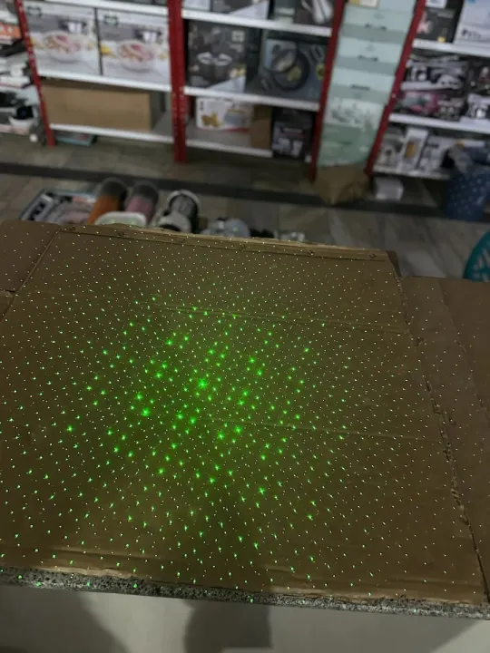 Green%20Laser%20Pointer%20303%20%E2%80%93%20Rechargeable%20High%20Power%20Laser%20Torch%20with%208km%20Long%20Range%20-%20Image%205