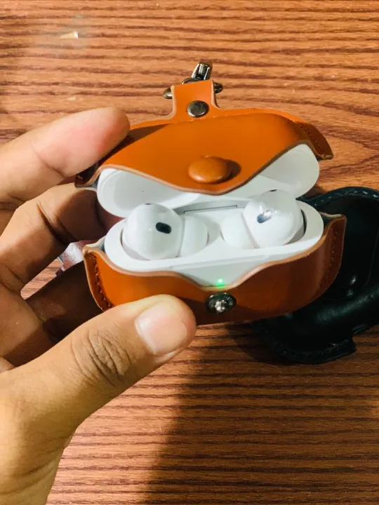 Protective%20Pouch%20Easy%20Installation%20Bluetooth-compatible%20Earphone%20Faux%20Leather%20Protector%20-%20Image%202