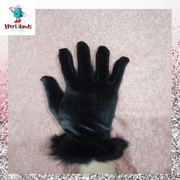 Women's%20Girl's%20Black%20Winter%20Velvet%20Gloves%20With%20Frr%20Cuff%20On%20Wrist%20-%20Image%205