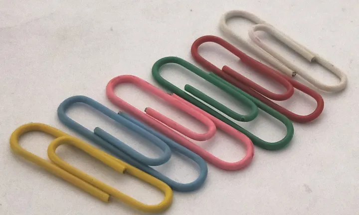 Paper%20Clip%20%20FUJI%20C-28,%20%20Multi%20Color%20U%20shape%20Paper%20Clip%20%20Size%2028mm%20-%20Image%202